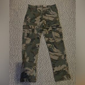 Wrangler Cargo Camo Pants